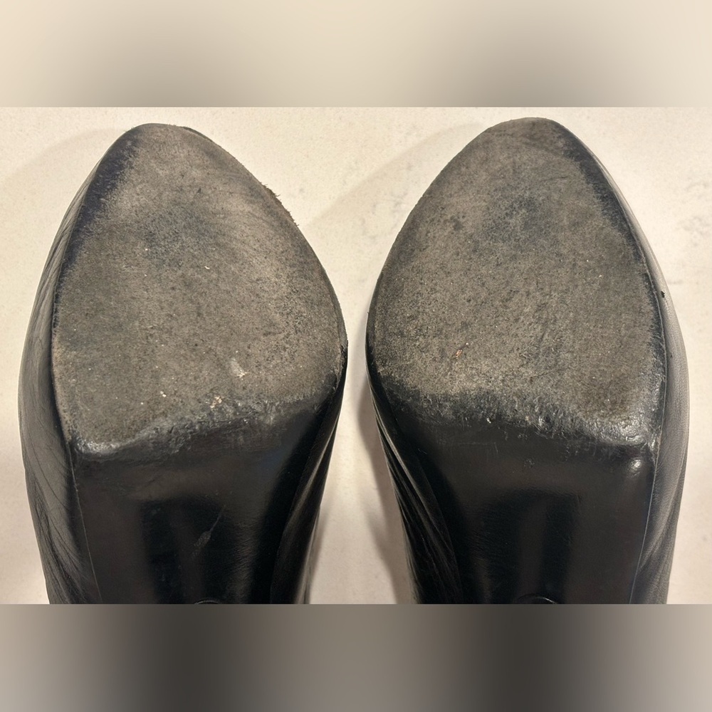 CHANEL G25723 Black Leather Peep-Toe Pumps - Interlocking CC Logo - Size 39 - Picture 13 of 15
